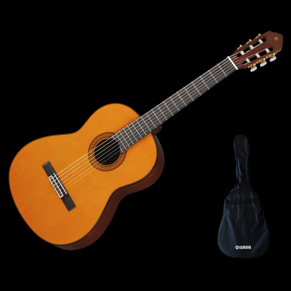 YAMAHA C390 TOP SOLID CLASSIC GUITAR WITH SOFTCASE